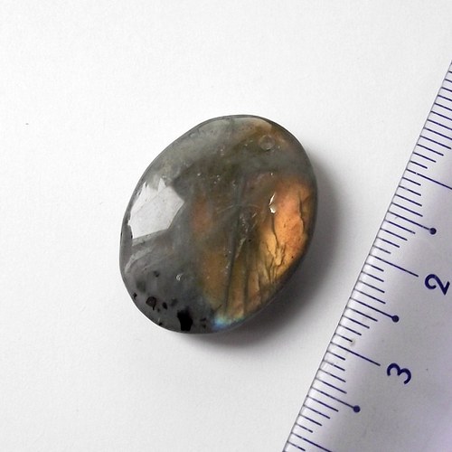 Labradorit přívěsek vrtaný - 26x20x5 mm — foto 3