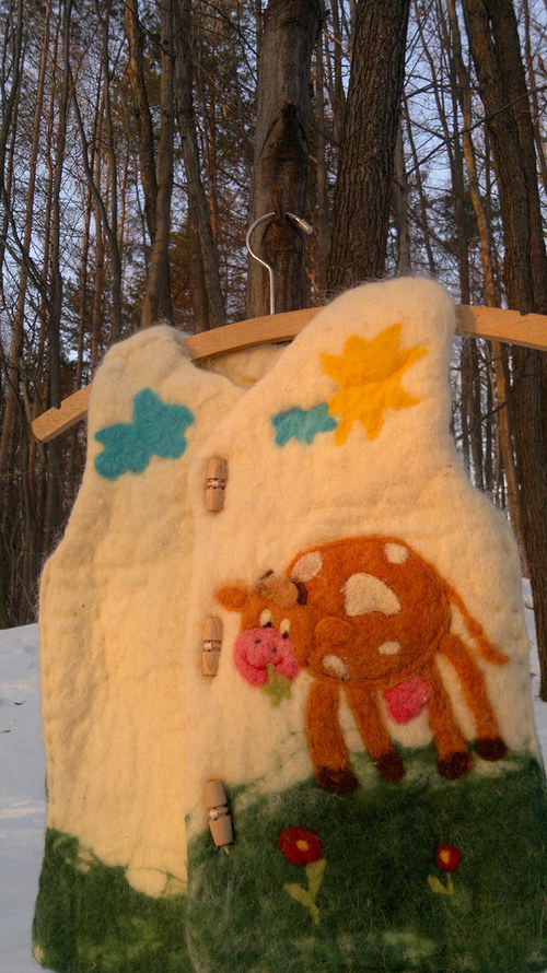 Dětská plstěná vestička — foto 3