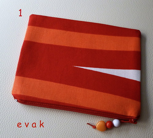 Kontrasty v červené - taštičky SLEVA — foto 2