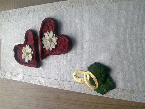 Svatební přání s vínovými srdíčky — foto 2