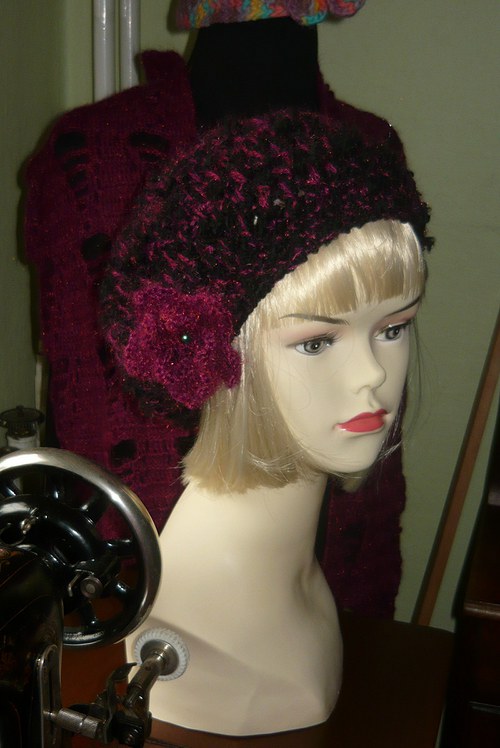Háčkovaný baret "Fany" — foto 3