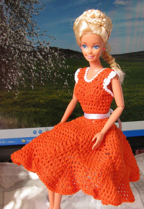 Barbie - pomerančové šaty — foto 2