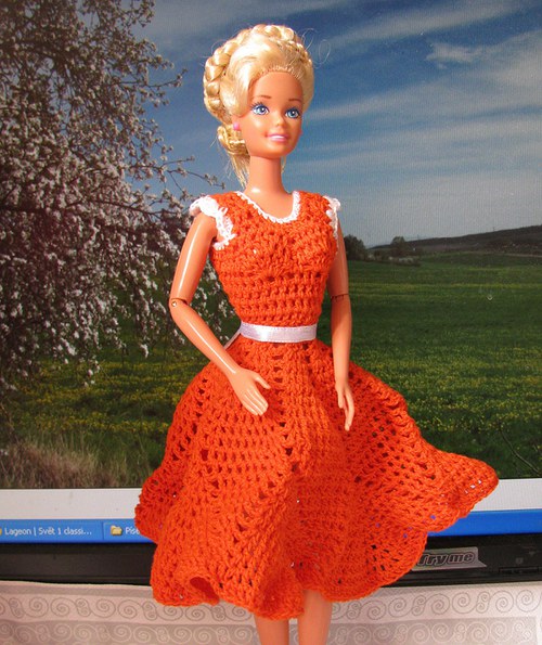Barbie - pomerančové šaty — foto 3