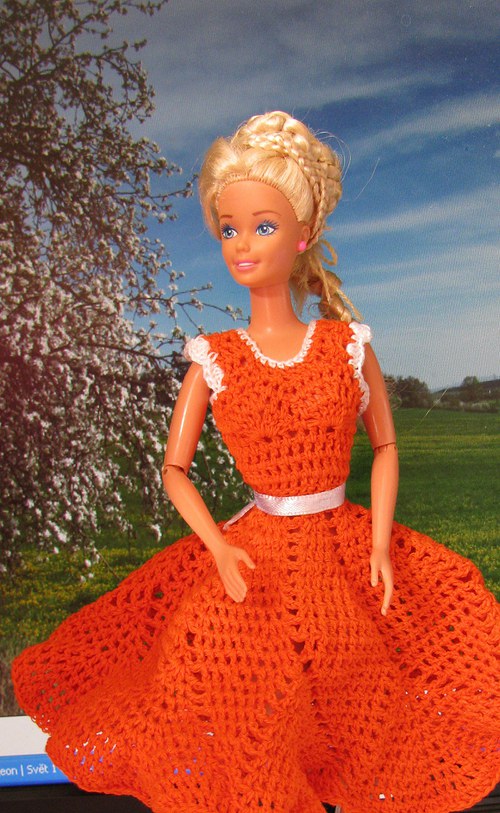 Barbie - pomerančové šaty — foto 4