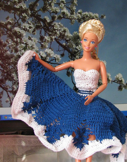 Barbie - modro-bílé šaty — foto 3