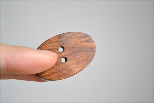 Kostěný knoflík 2x — foto 3