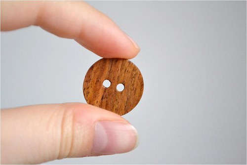 Kostěný knoflík 2x — foto 3