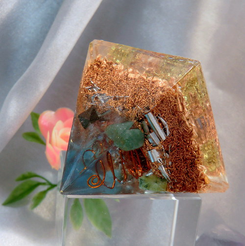 Orgonit *Pyramida (3)* 4x4cm * Energie / magnetit — foto 5