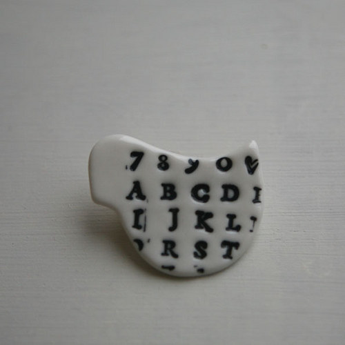 Messinger the Black (porcelánová brož) — foto 3