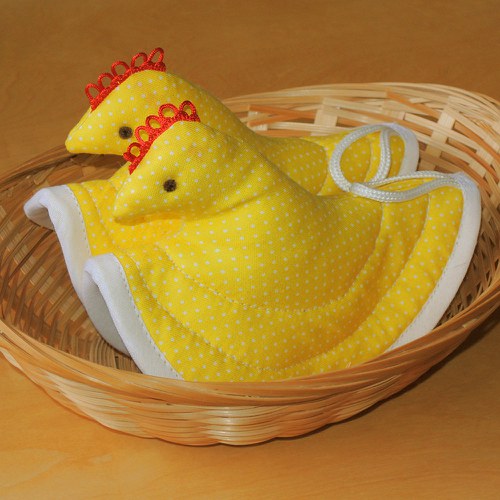 Zářivě žluťoučká slepička — foto 2