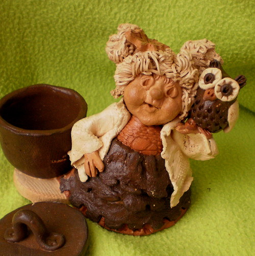 Ježibabka s hrncem,sovičková,9cm — foto 2
