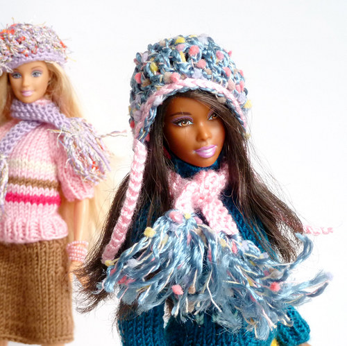BLUE melírovaná ušanka a šála pro Barbie — foto 2