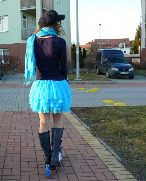 Tyrkysová tylová sukně — foto 2