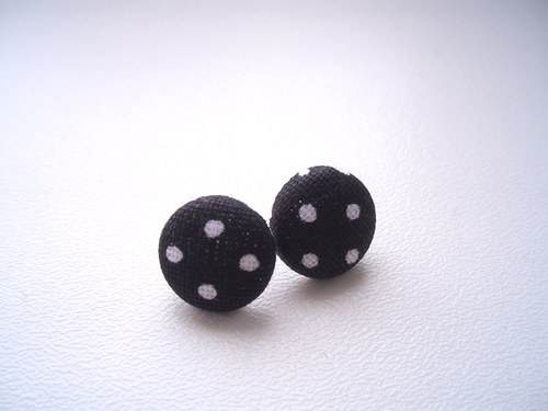 Buttonkové naušnice puntíkaté — foto 3