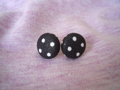 Buttonkové naušnice puntíkaté — foto 5