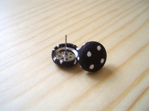 Buttonkové naušnice puntíkaté — foto 2