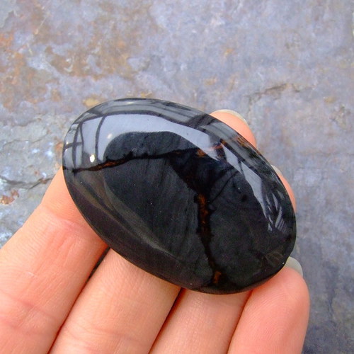 Obsidián brekciový, kabošon č. 786 — foto 3