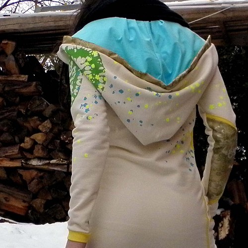 Dlouhá bílá mikina — foto 3