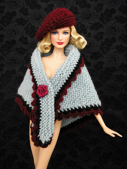 SLEVA Šedý pléd s baretem pro Barbie — foto 4