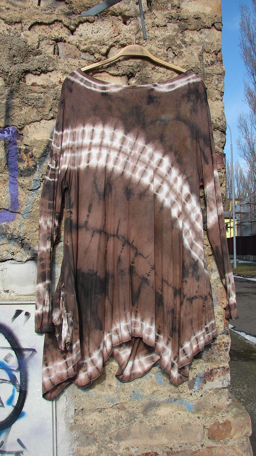 Pohodlná tunika v hnědých tónech — foto 6