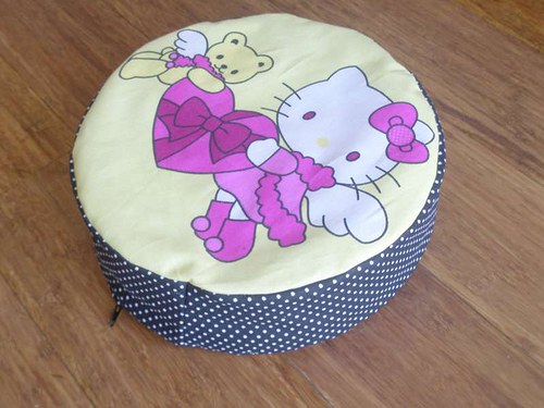 Dětský sedáček pohankový - Hello Kitty - srdce — foto 3