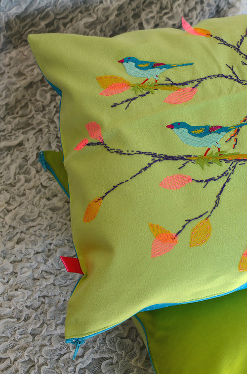 Polštář NEONromantic_ BIRDS n.1 /3 ptáčci — foto 3