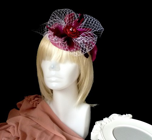 Fascinator Leknín Burgundy — foto 2