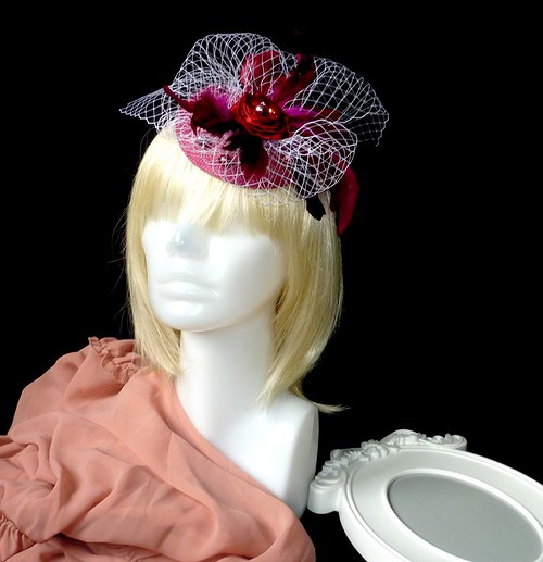Fascinator Leknín Burgundy — foto 3