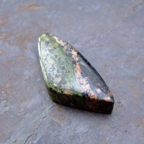 Serpentin, kabošon č. 827 — foto 3