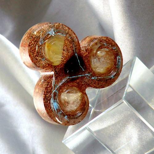 Orgonit *Amulet (10)Triskel - Sagenit / Marion — foto 5