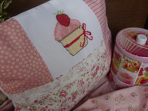 Polštář "Jahodové cupcake" — foto 5