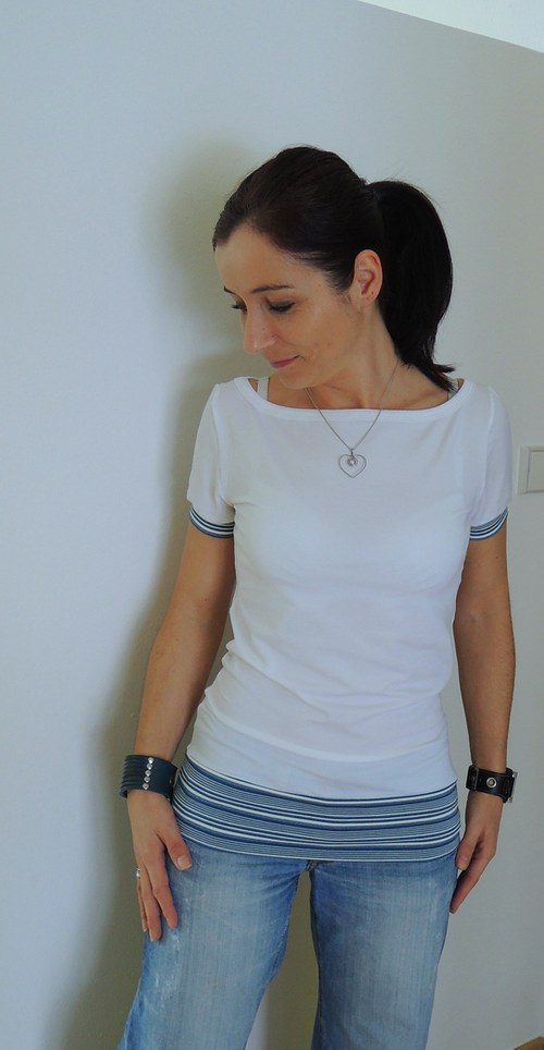 Bílé s pruhovanými lemy S — foto 2
