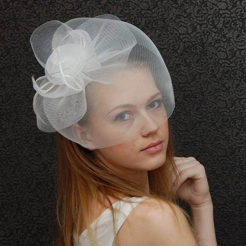 Bride ... klobouk či fascinator — foto 2