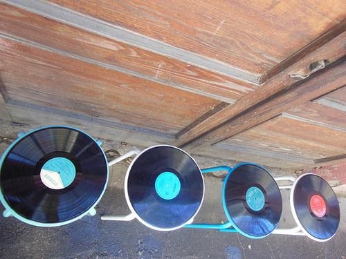 Stoleček / stolička VINYLKA - bílá + červená — foto 6