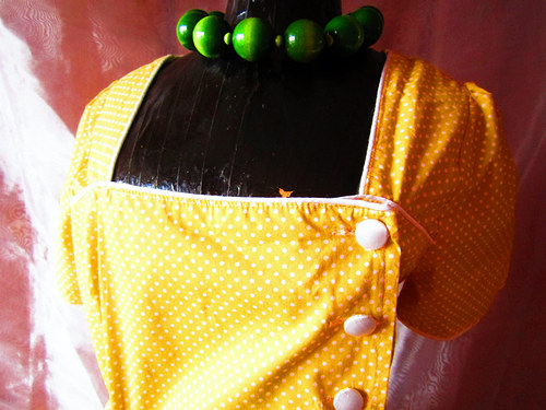 Retro šaty Polka dot in yellow — foto 3