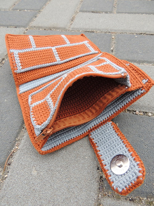 Háčkovaná peněženka - BRICK WALL — foto 2