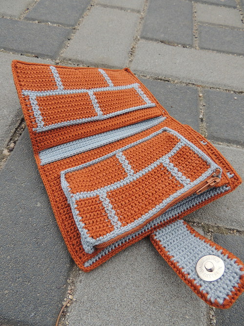 Háčkovaná peněženka - BRICK WALL — foto 3