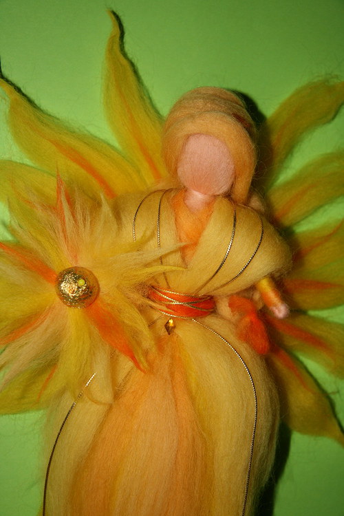 Víla - Sluneční paní - cca 27 cm — foto 3