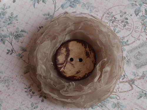 Brož přírodní s knoflíkem — foto 2
