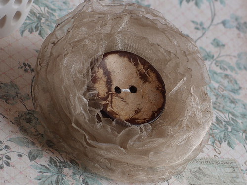 Brož přírodní s knoflíkem — foto 4