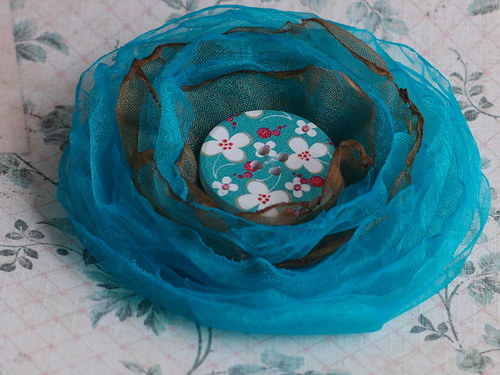 Brož tyrkysová s knoflíkem — foto 5