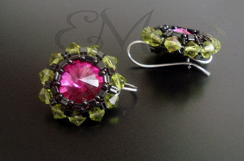 Rivolky fuchsia v zelené — foto 3