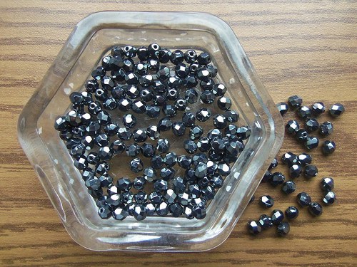Broušené ohňovky 5 mm - "hematitové" - 40 ks — foto 2
