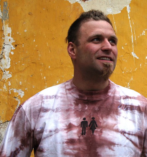 Hnědé batikované triko XL — foto 5