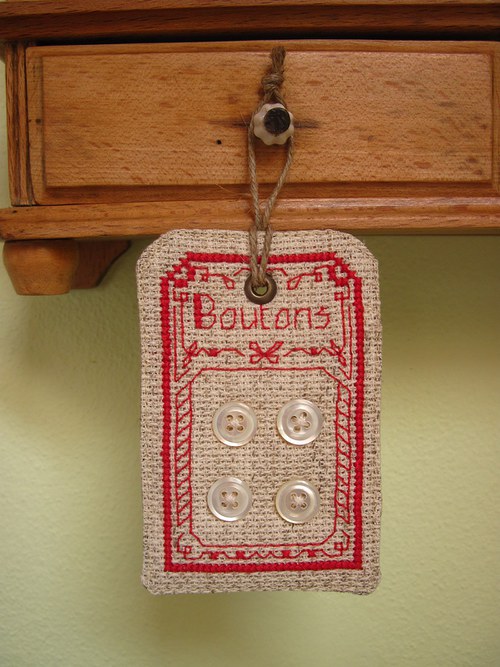 Štítek Boutons — foto 3