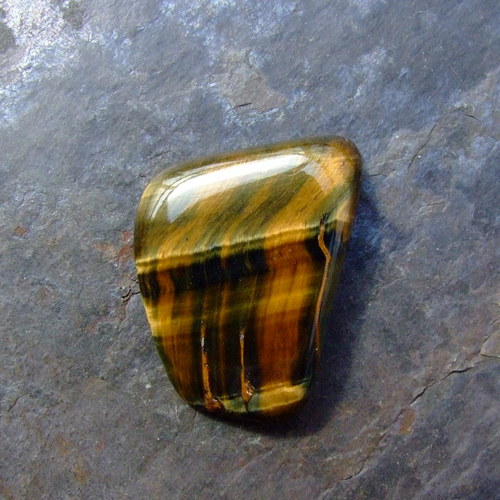 Tygří oko multicolor, kabošon č.916 — foto 2