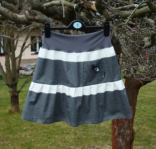 Gray skirt with cream — foto 2