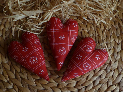3 červená srdíčka — foto 2