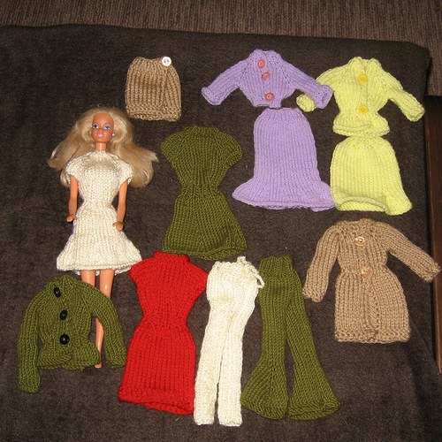 Béžový kabát pro Barbie — foto 3