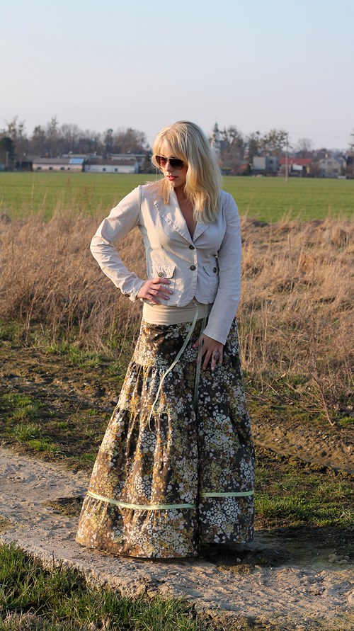 Kdo mě najde na louce :-) sukně — foto 4